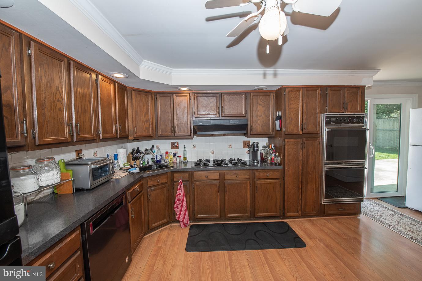 397 Grange Road Wayne, PA 19087 - Photo 15 of 31 Eat-in Kitchen