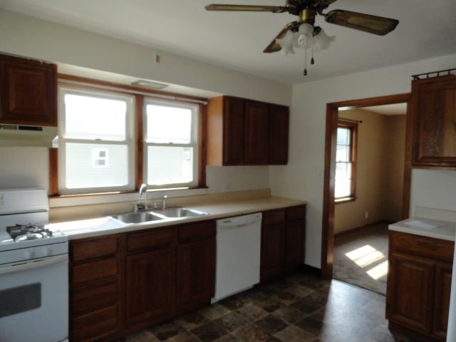 418 West Clark Street Rensselaer, IN 47978 - Photo 3 of 10 Gallery Image 3