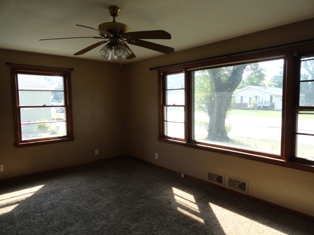 418 West Clark Street Rensselaer, IN 47978 - Photo 6 of 10 Gallery Image 6