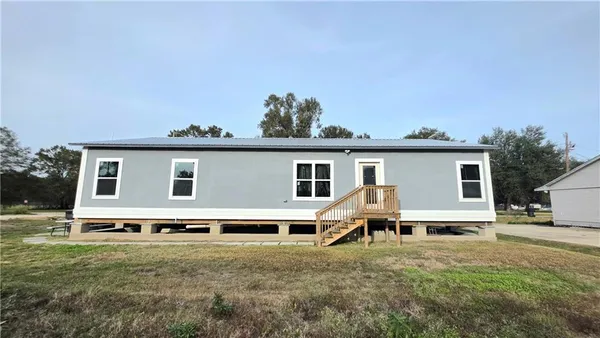 $2,200 | 115 Apricot Street, Unit B, Belle Chasse, LA 70037