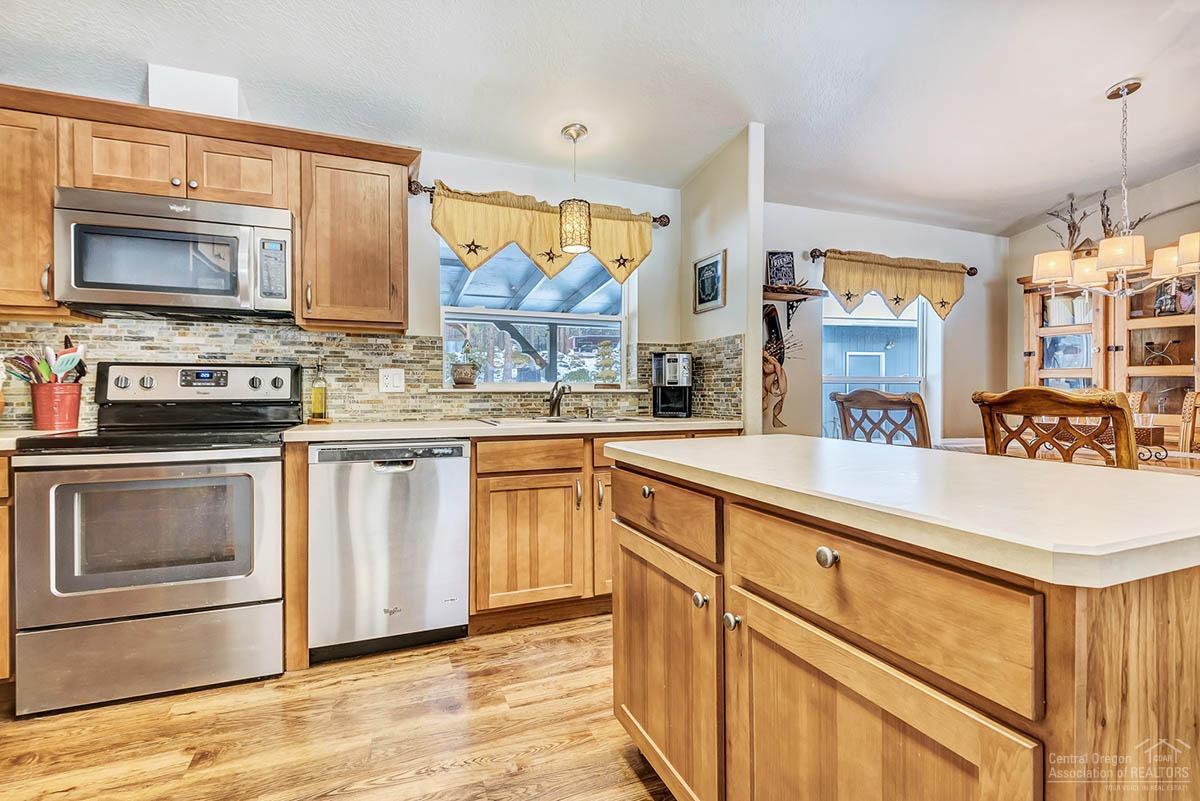 60098 Agate Road Bend, OR 97702 - Photo 14 of 25 Additional Photo