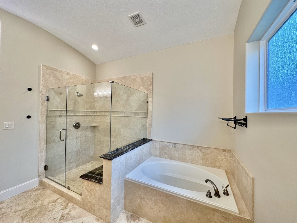 6121 Hamman Street Houston, TX 77007 - Photo 12 of 28 Jetted tub and walk-in shower