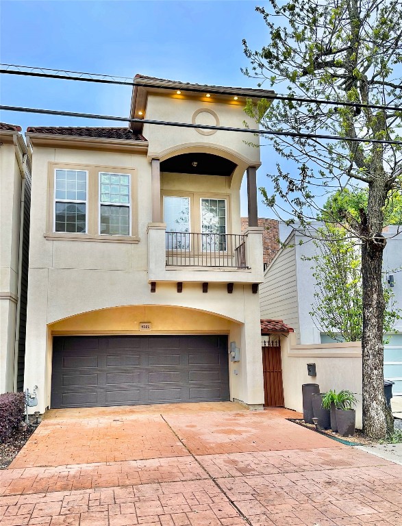 6121 Hamman Street Houston, TX 77007 - Photo 24 of 28 Freestanding home with private driveway fits four cars