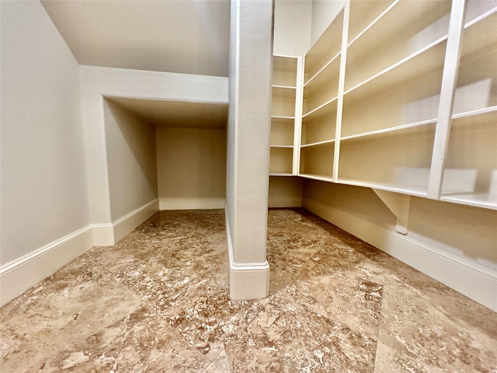 6121 Hamman Street Houston, TX 77007 - Photo 6 of 28 Walk-in pantry with built in shelving.