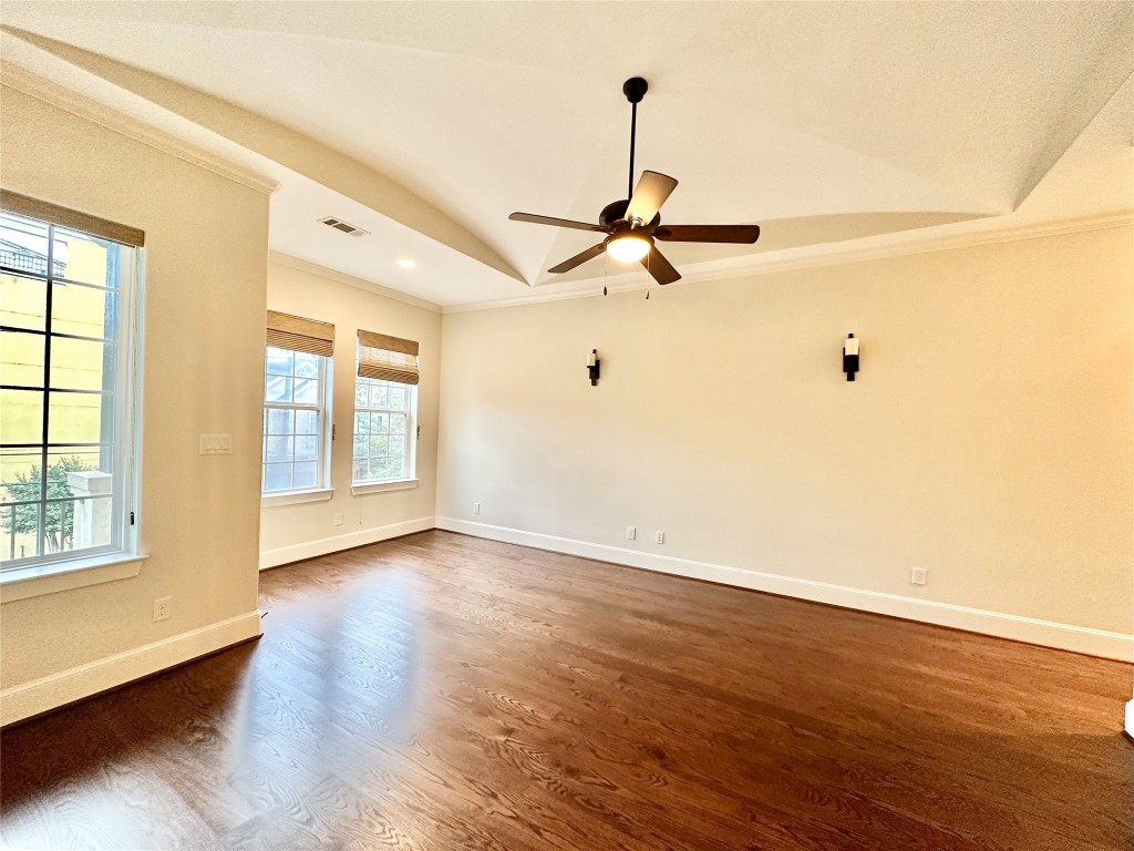 6121 Hamman Street Houston, TX 77007 - Photo 10 of 28 Another view of master