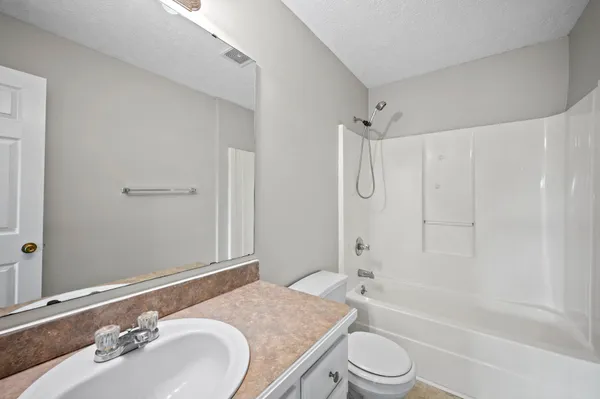 $1,295 | 202 Jenna Avenue, Oak Grove, KY 42262