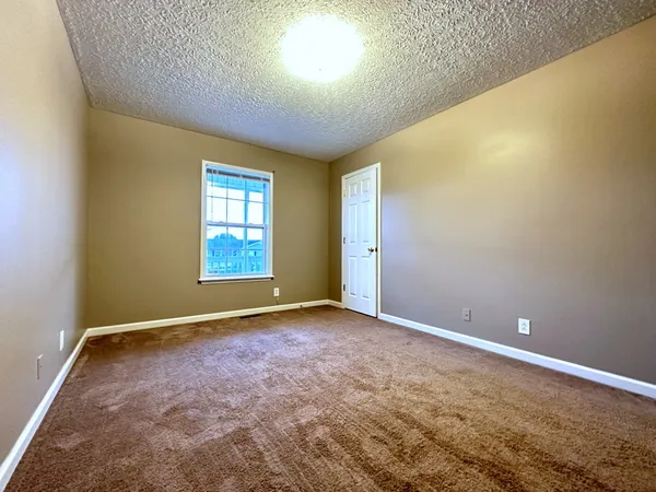 $1,295 | 202 Jenna Avenue, Oak Grove, KY 42262
