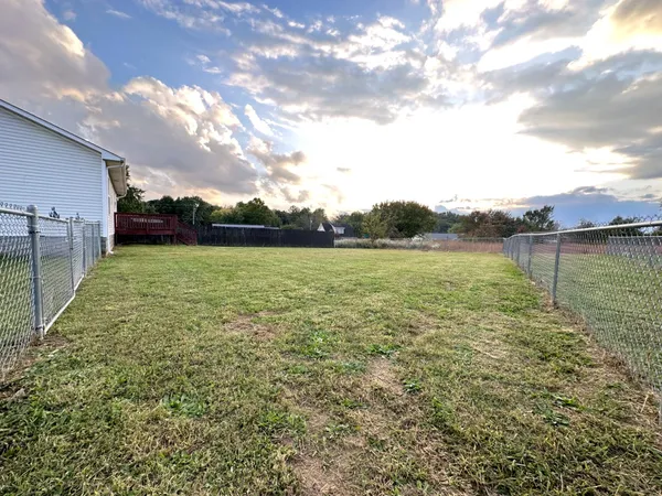 $1,295 | 202 Jenna Avenue, Oak Grove, KY 42262