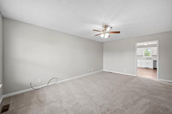 $1,295 | 202 Jenna Avenue, Oak Grove, KY 42262