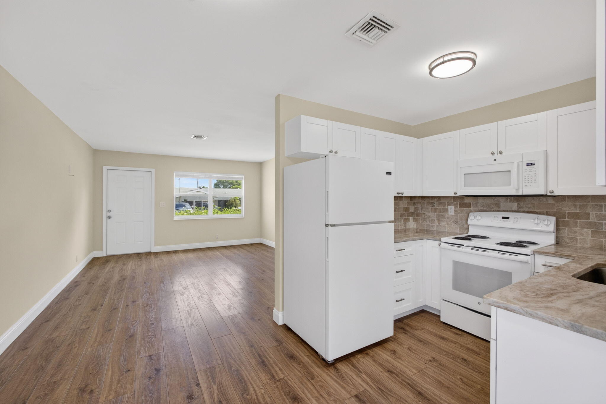 1333 West 31st Street Riviera Beach, FL 33404 - Photo 18 of 46 Kitchen