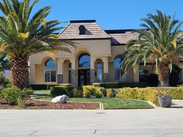 $1,499,000 | 3715 Ave M 11 West, Lancaster, CA 93536