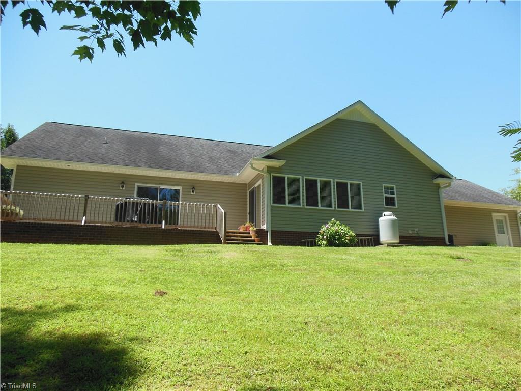 894 Carson Road Pilot Mountain, NC 27041 - Photo 3 of 30 Gallery Image 3