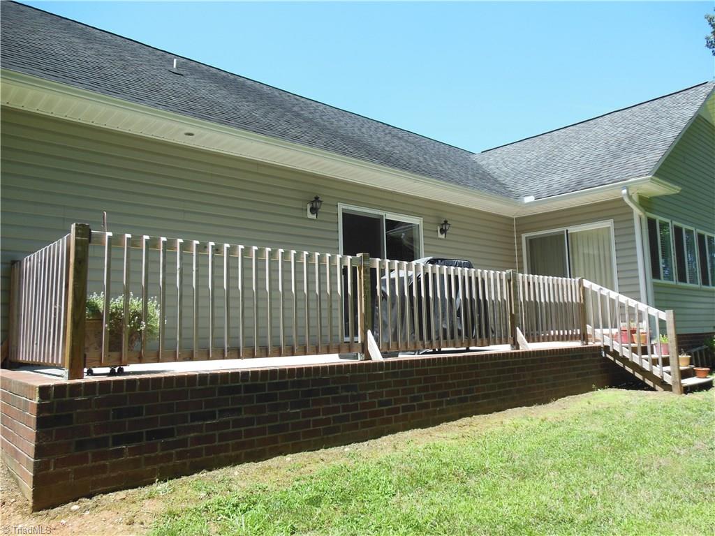 894 Carson Road Pilot Mountain, NC 27041 - Photo 4 of 30 Gallery Image 4