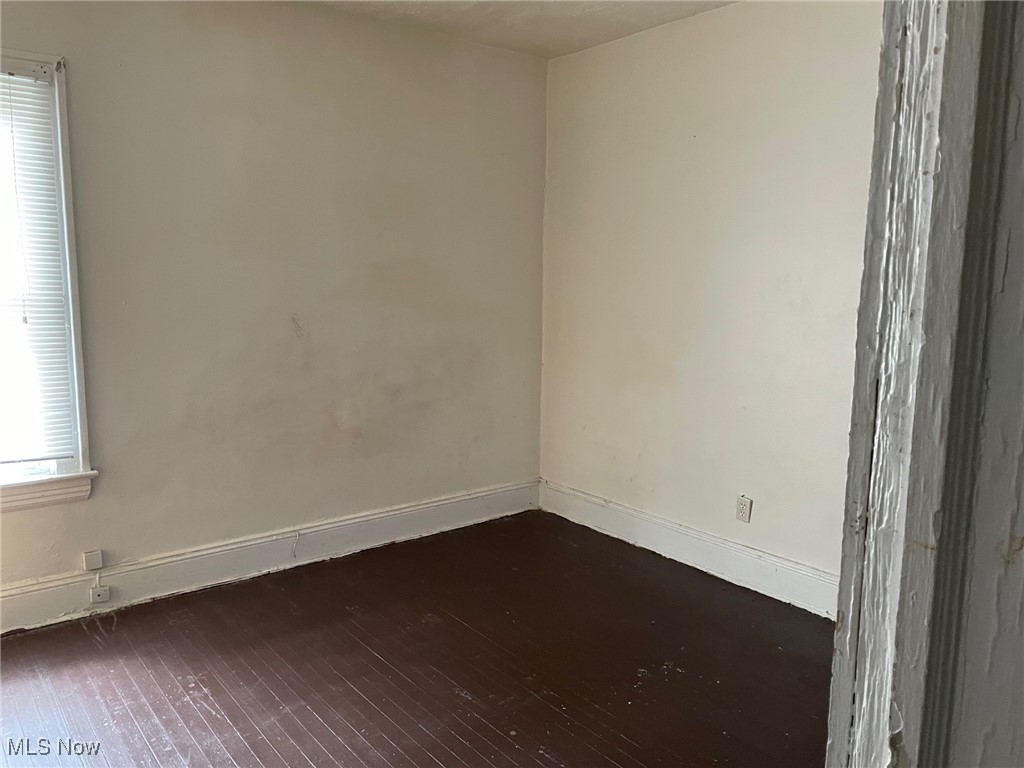 13428 Hartford Road Cleveland, OH 44112 - Photo 20 of 33 Down Unit Bedroom 2 view 1
