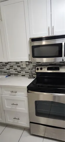 $1,600 | 7000 Northwest 186th Street, Unit 4324, Hialeah, FL 33015