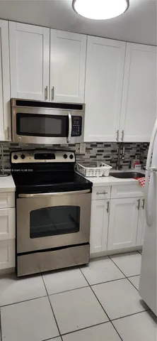 $1,600 | 7000 Northwest 186th Street, Unit 4324, Hialeah, FL 33015