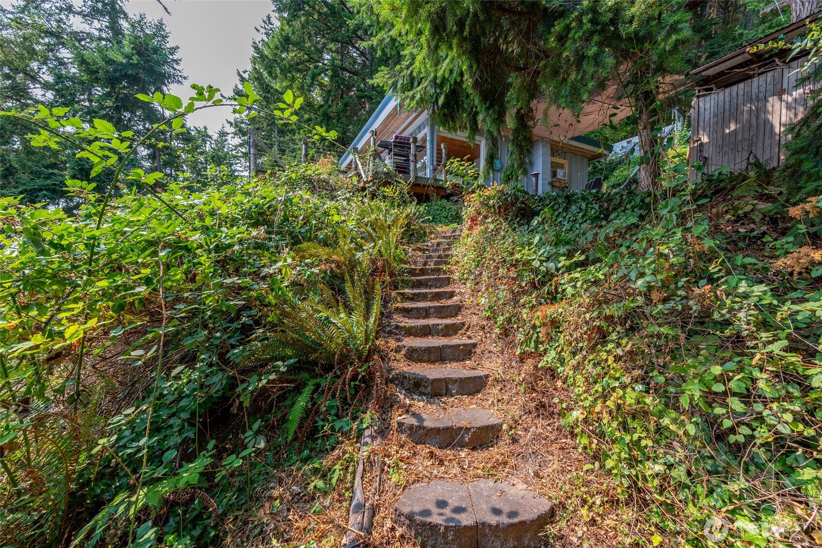 8343 B South Franklin Road Clinton, WA 98236 - Photo 29 of 37 Gallery Image 29