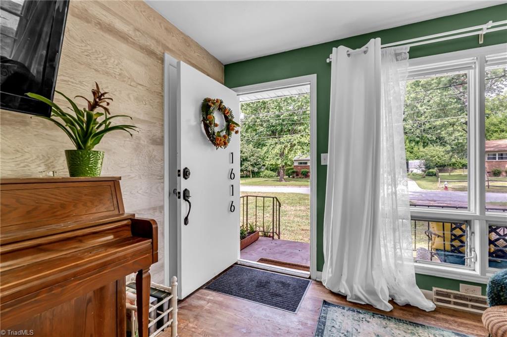 1616 Larkin Street High Point, NC 27262 - Photo 4 of 27 Gallery Image 4