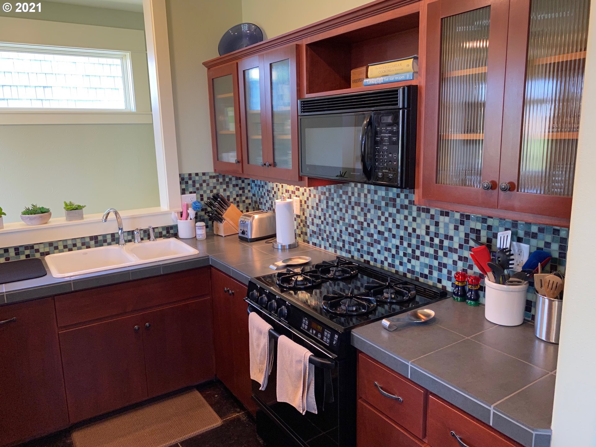 54218 Rohrer Road Bandon, OR 97411 - Photo 13 of 32 Gallery Image 13