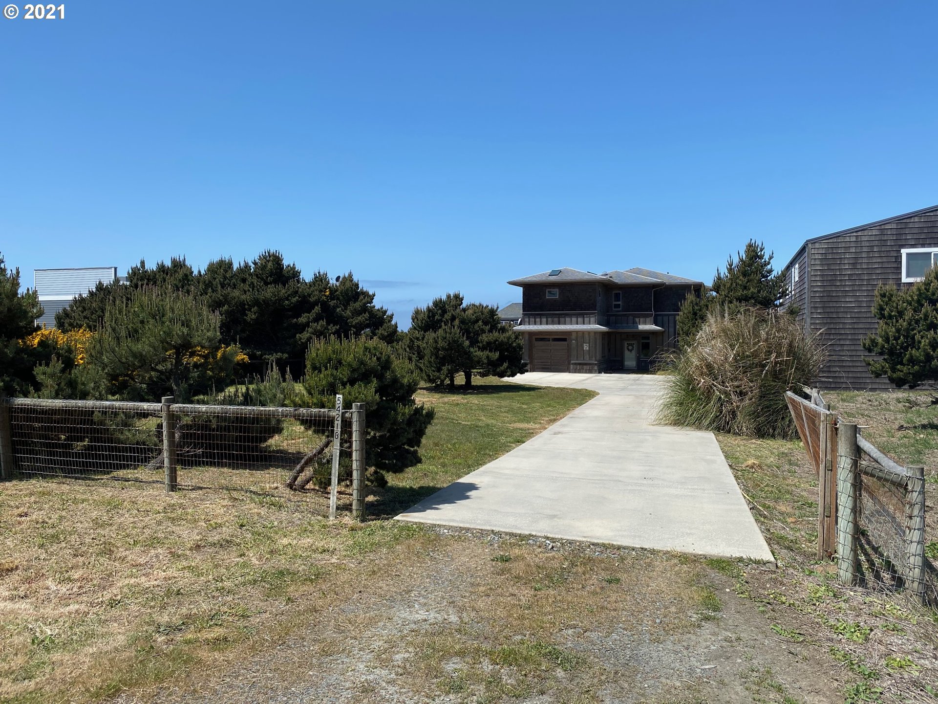 54218 Rohrer Road Bandon, OR 97411 - Photo 6 of 32 Gallery Image 6