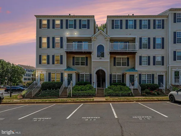 $410,000 | 45495 Caboose Terrace, Unit 303, Sterling, VA 20166