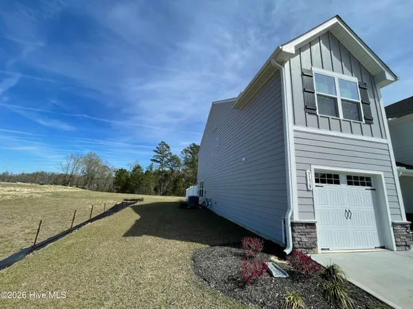 $279,900 | 3178 Edgehill Drive, Navassa, NC 28451