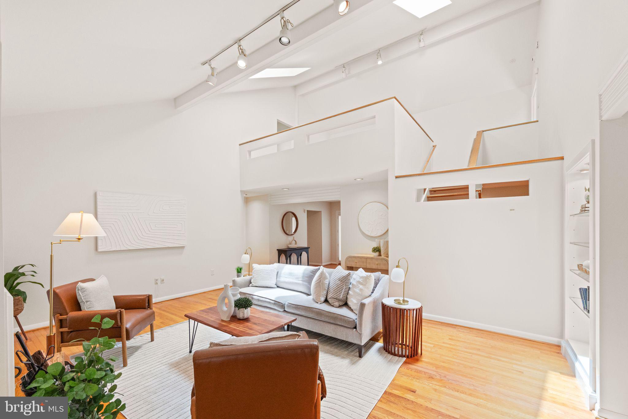 1925 Upper Lake Drive Reston, VA 20191 - Photo 10 of 88 Beautiful open great room