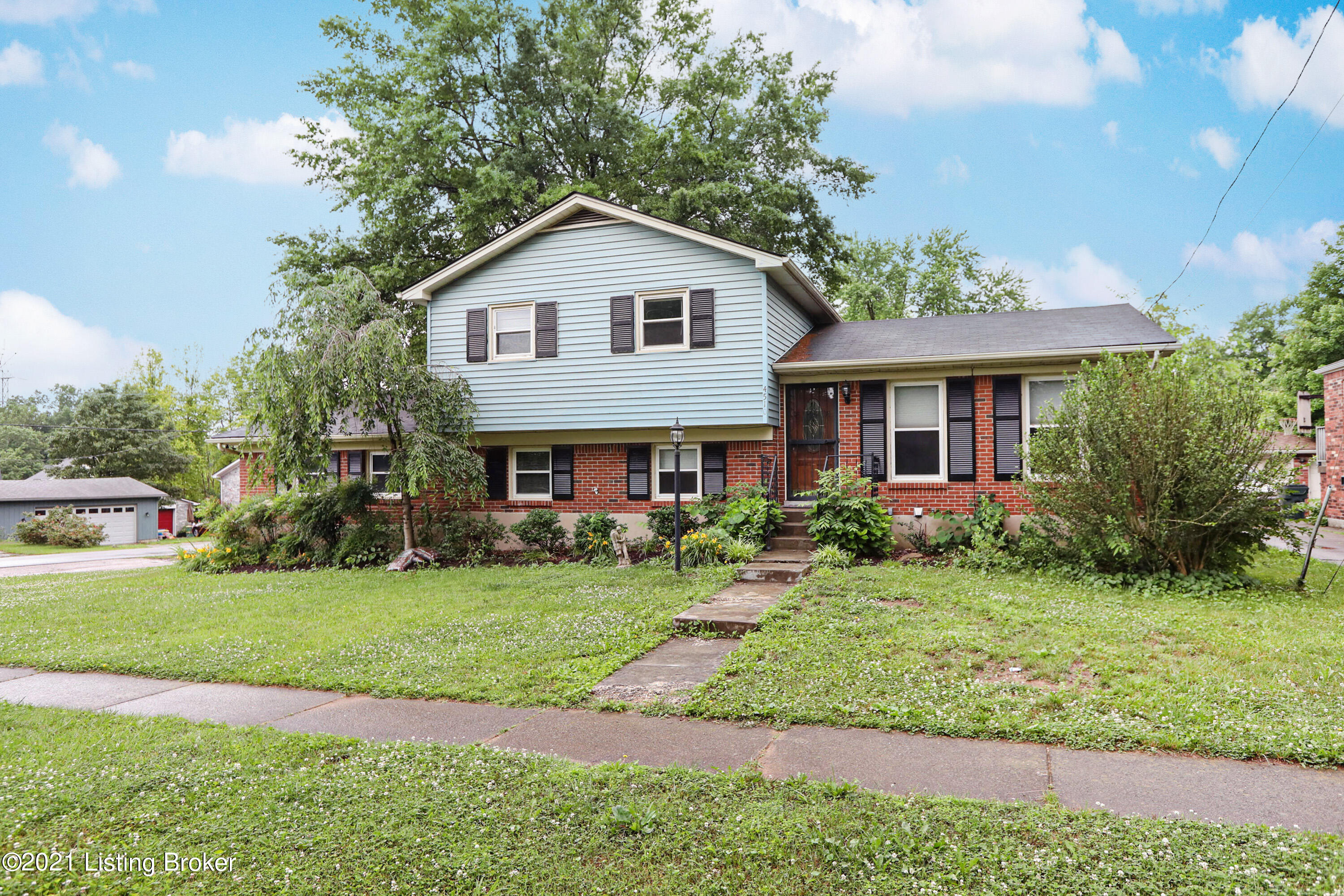 4510 Gaudet Road Jeffersontown, KY 40299 - Photo 2 of 33 002