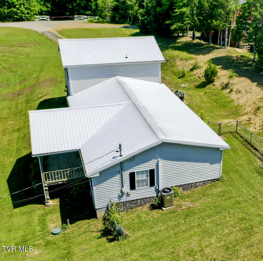 1642 Slover Springs Road Dandridge, TN 37725 - Photo 3 of 49 3