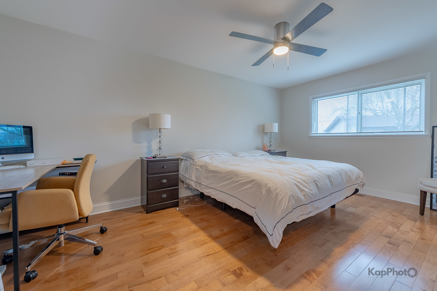 333 Bramble Lane Schaumburg, IL 60193 - Photo 20 of 33 a bedroom with a bed and furniture