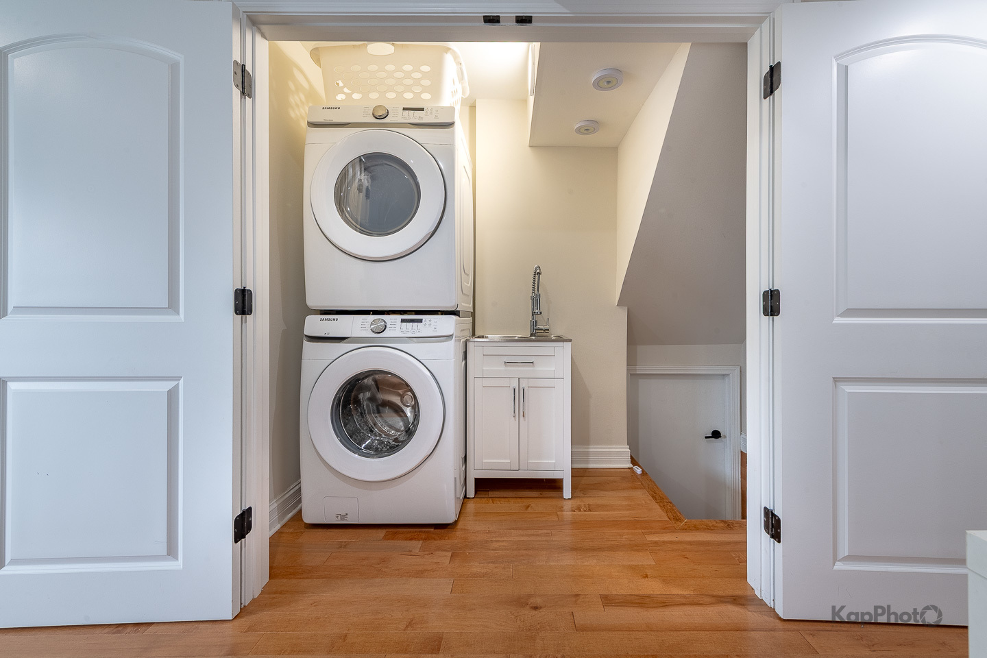 333 Bramble Lane Schaumburg, IL 60193 - Photo 25 of 33 a view of washer and dryer in a utility room