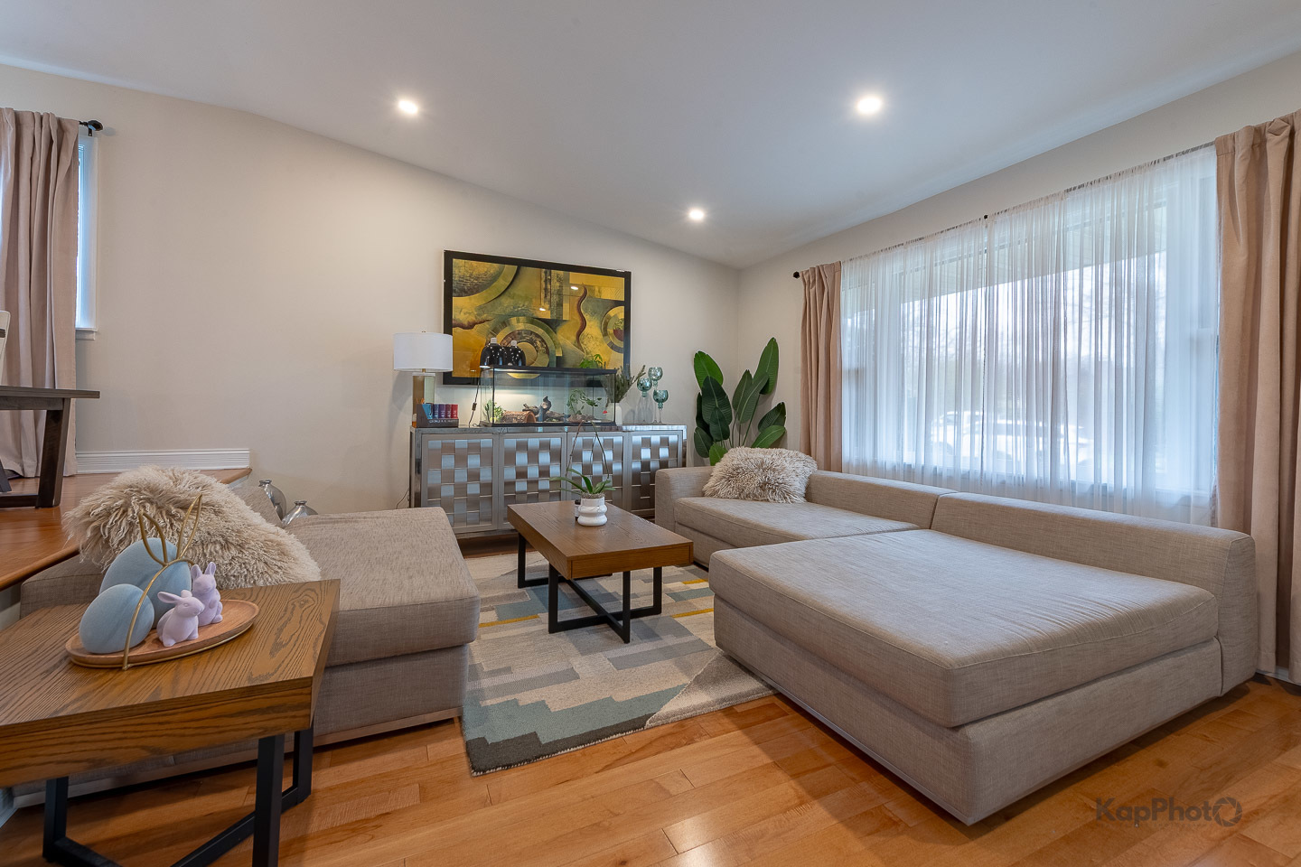 333 Bramble Lane Schaumburg, IL 60193 - Photo 6 of 33 a living room with furniture and a large window