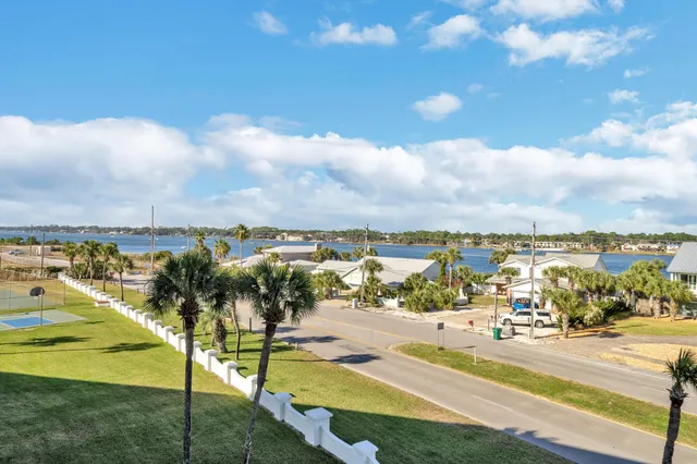 a car parked in front of a building