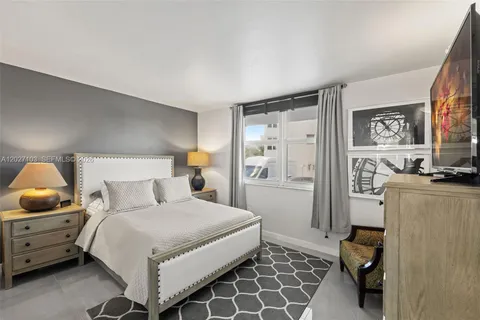 $535,000 | 5001 Collins Avenue, Unit 1E, Miami Beach, FL 33140