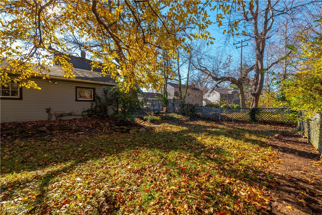 24224 Russell Road Bay Village, OH 44140 - Photo 31 of 34