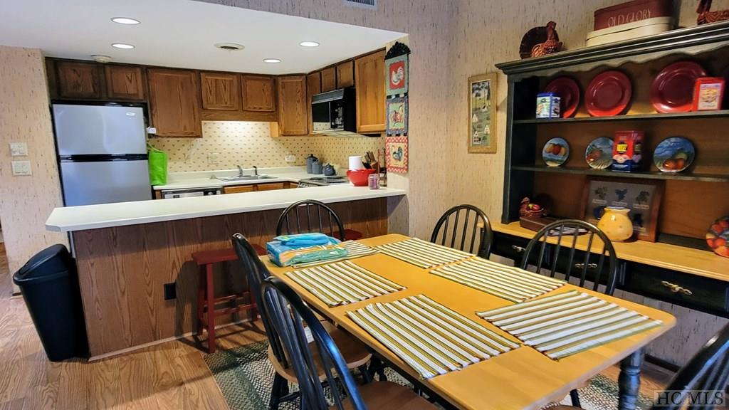 228 Emerald Ridge Road, Unit 58 Sapphire, NC 28774 - Photo 5 of 27 Gallery Image 5