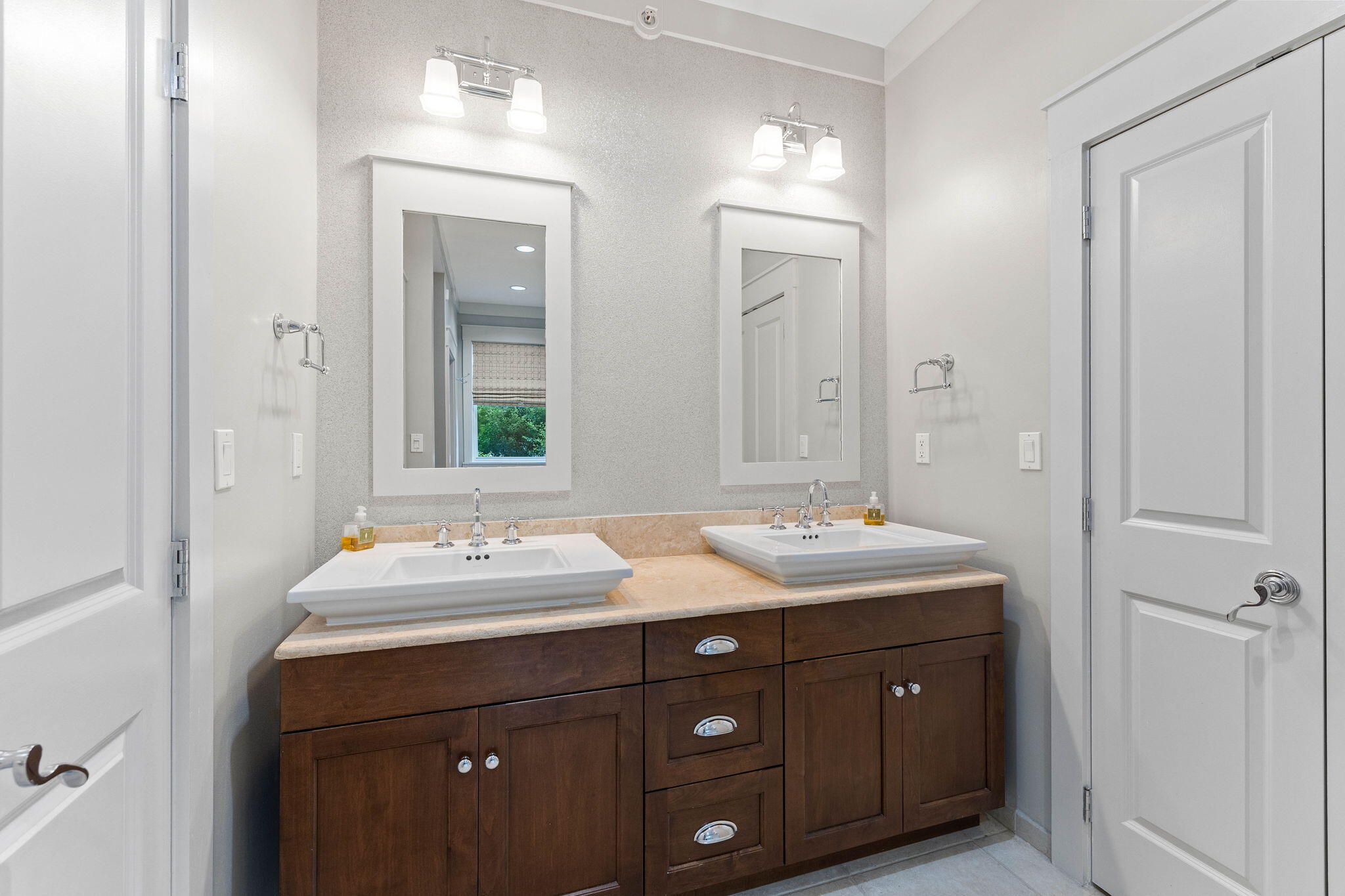37 Compass Point Way South, Unit 110 Inlet Beach, FL 32461 - Photo 20 of 51 1st Floor Primary En Suite Bath