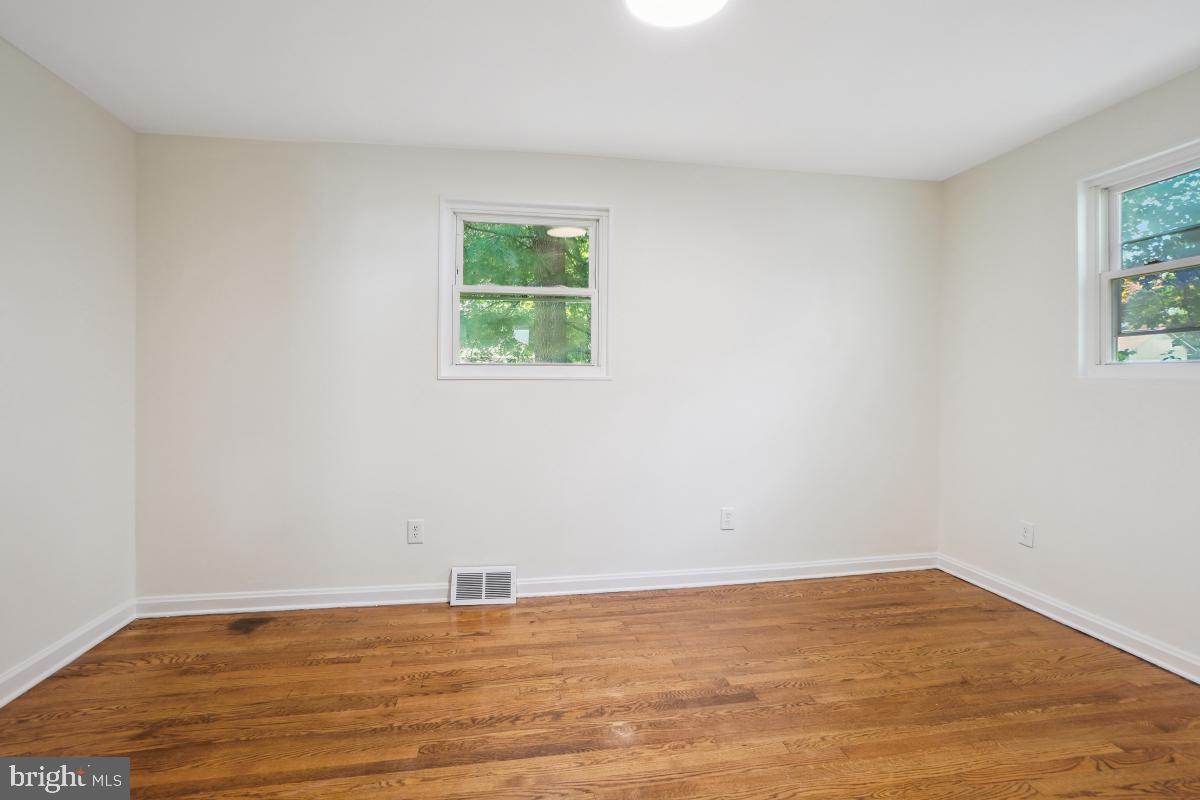 4710 Red Fox Road Rockville, MD 20852 - Photo 17 of 28 Bedroom #3