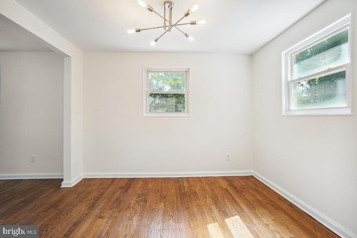 4710 Red Fox Road Rockville, MD 20852 - Photo 7 of 28 good sized dining area