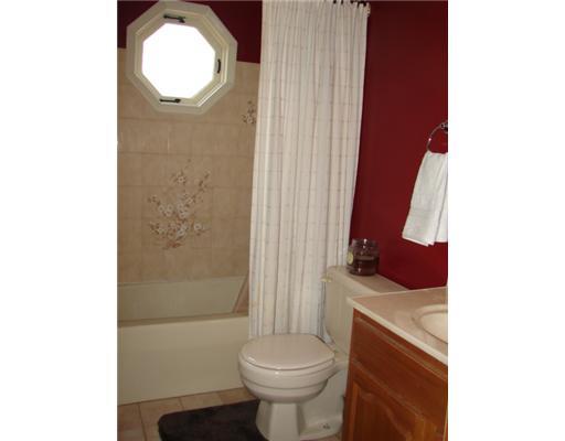 4764 Bayfield Road Allison Park, PA 15101 - Photo 12 of 18 Full Bath. Main Bath on Upper Level