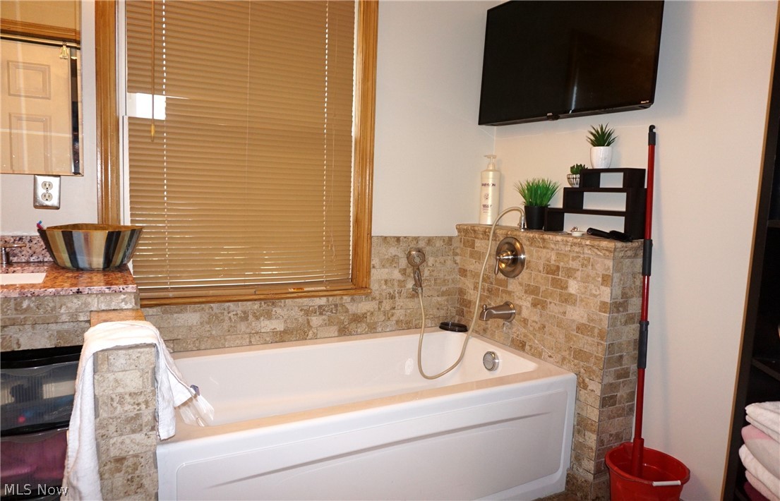 2017 Natona Road Euclid, OH 44117 - Photo 13 of 27 En suite master bath
