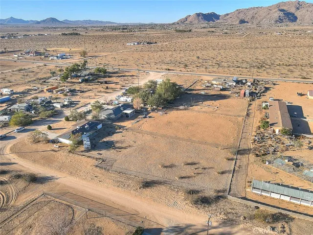 $365,000 | 14811 Kingsdale Road, Apple Valley, CA 92307