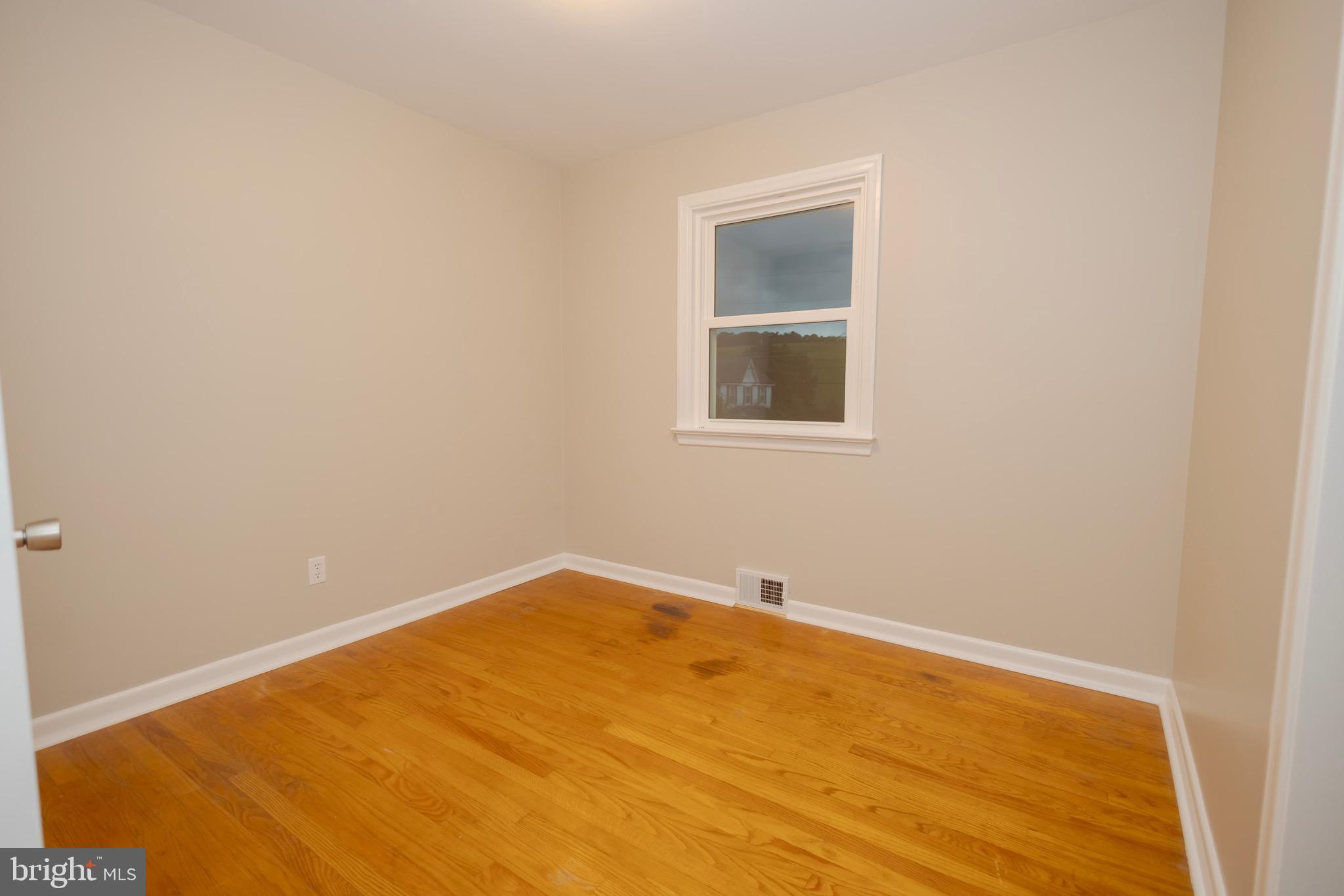 4545 Bill Moxley Road Mount Airy, MD 21771 - Photo 10 of 33