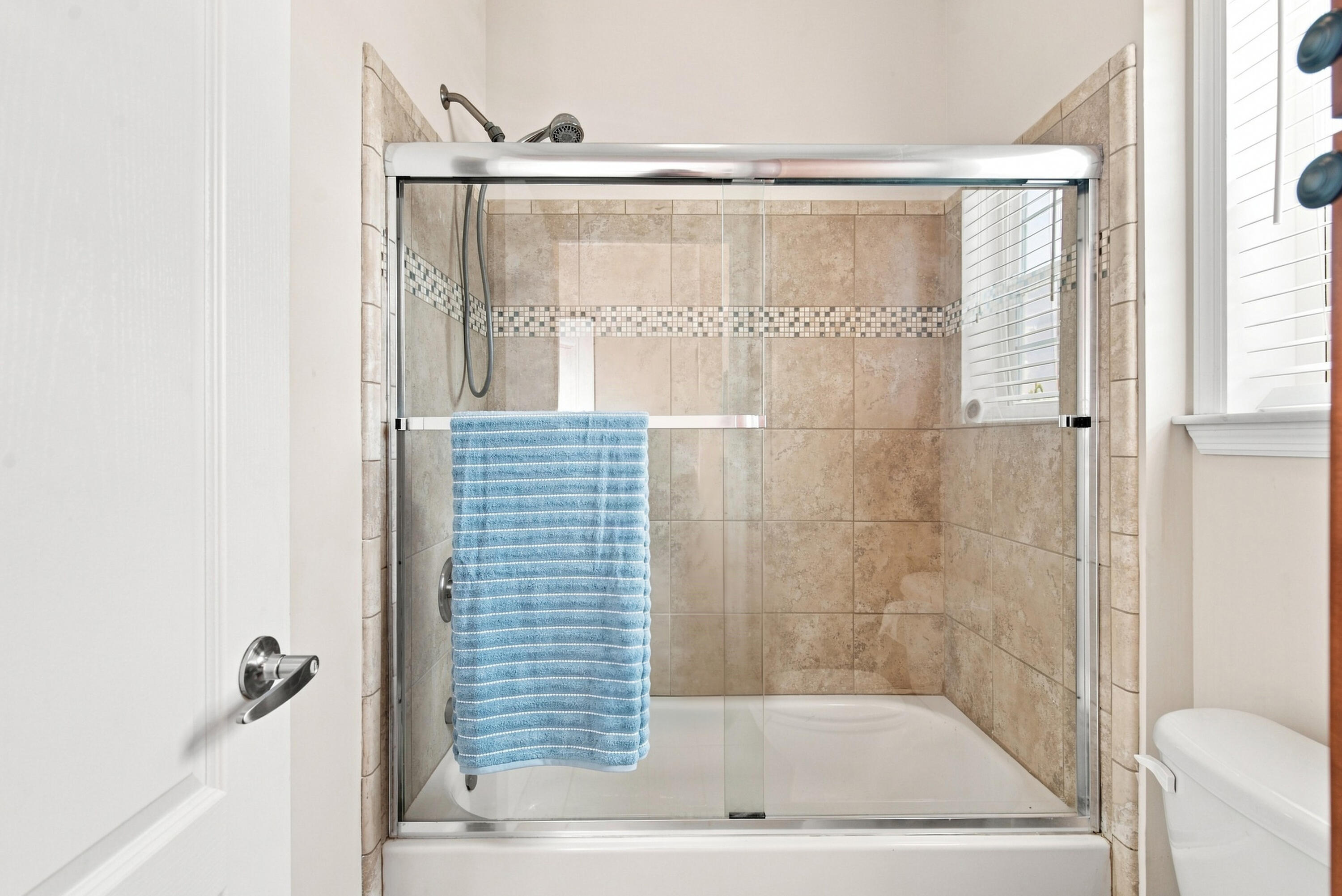 3 Snipe Road Key Largo, FL 33037 - Photo 18 of 53 Full bathroom for guest bedrooms