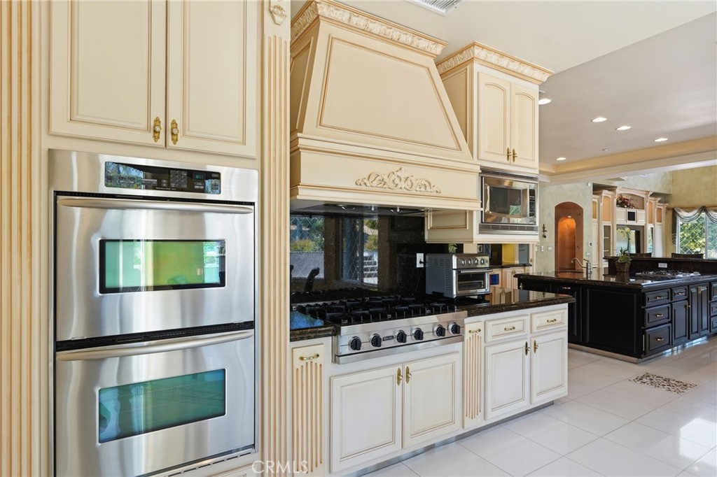 7252 Boice Lane Riverside, CA 92506 - Photo 27 of 59 Additional cooking area for Parties.