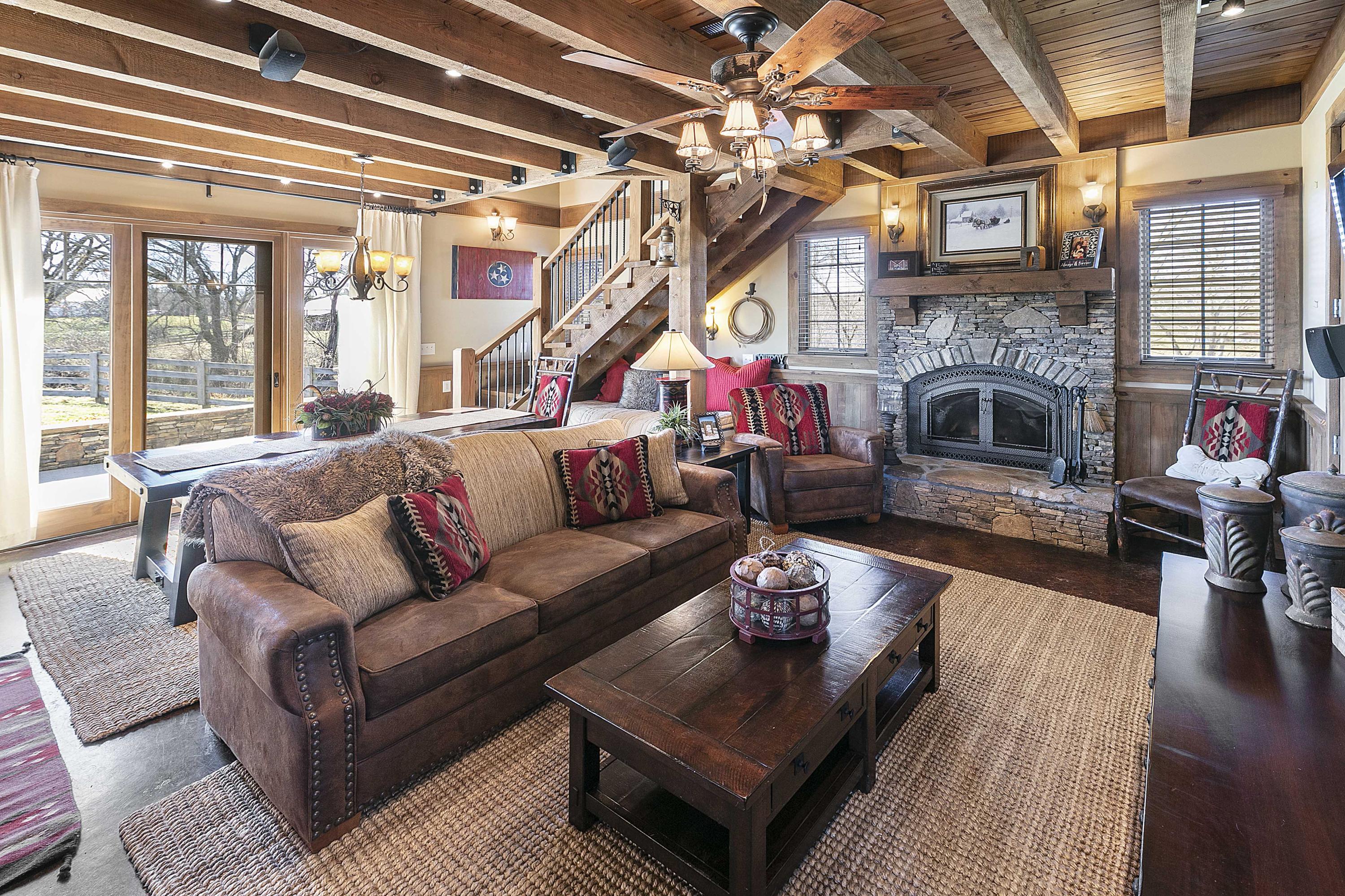 199 Fairview Road Tellico Plains, TN 37385 - Photo 6 of 40 Family Room