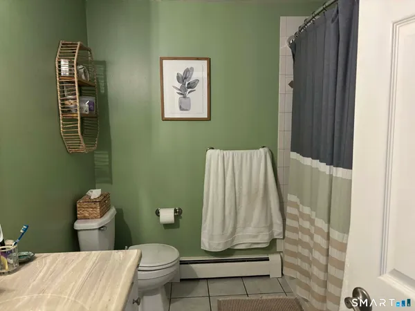 $2,200 | 861 South Main Street, Unit 25, Southington, CT 06479