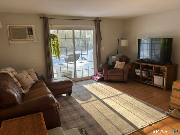 $2,200 | 861 South Main Street, Unit 25, Southington, CT 06479