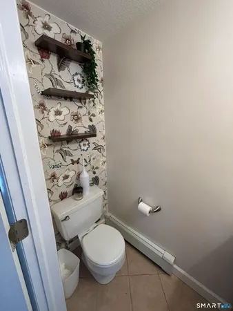 $2,200 | 861 South Main Street, Unit 25, Southington, CT 06479