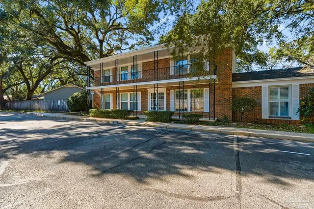 $163,500 | 3328 Kingswood Court, Unit 9D, Pensacola, FL 32514